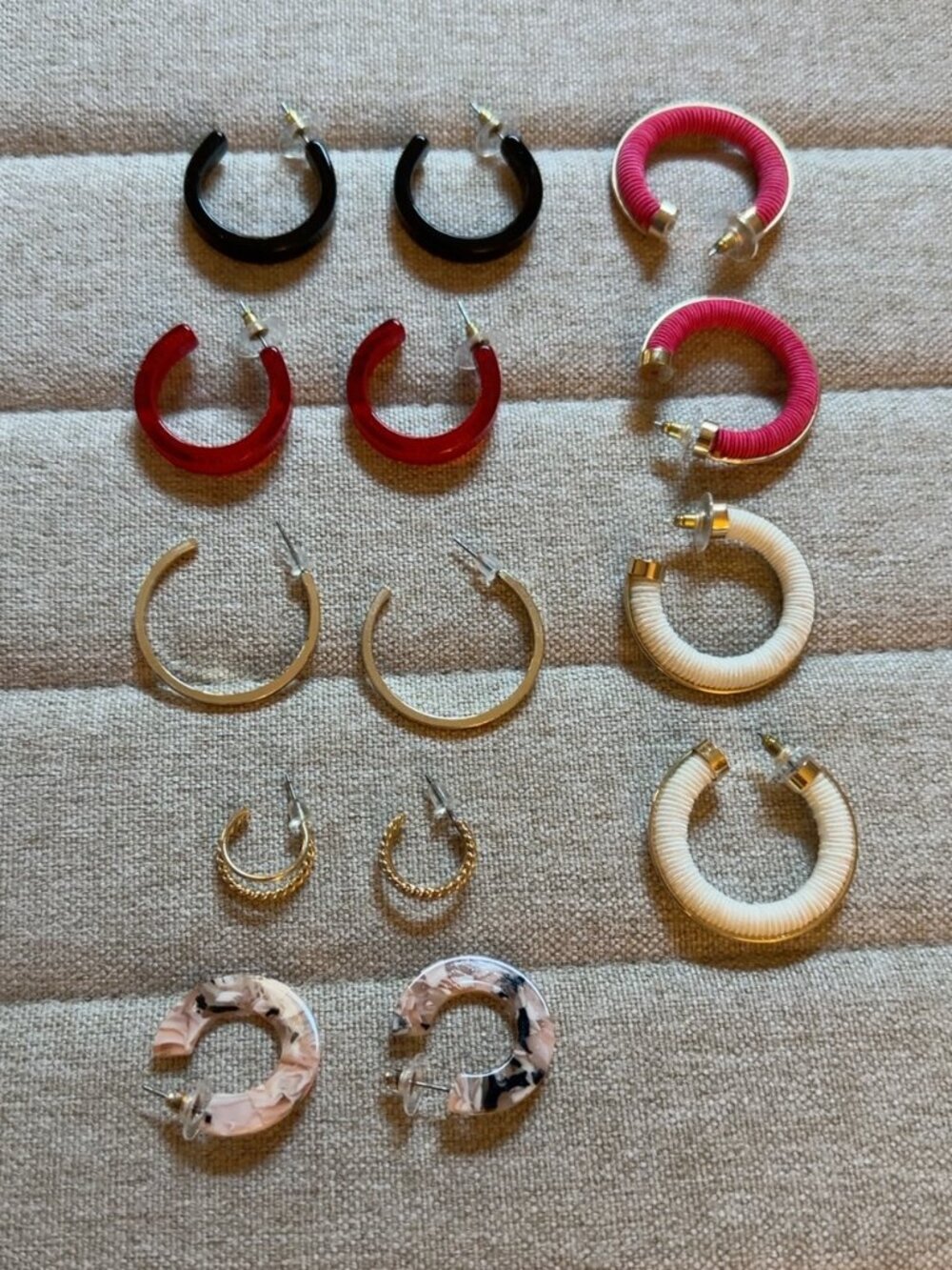 7 Pairs of Hoop Earrings | Gold, Pink, Black, Red & Tortoise | Statement Jewelry